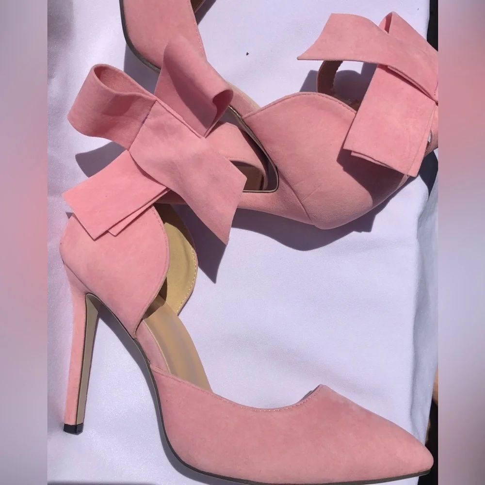 MM July, size 42, size 11 pink 4.5 inch heels, velvet like material. Bow strap - Picture 3 of 16